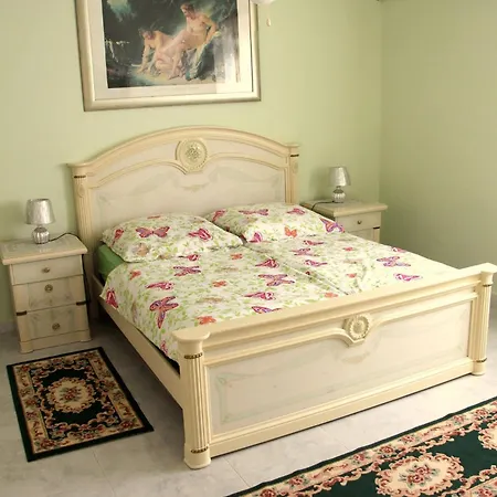 Holiday home Ambra - *